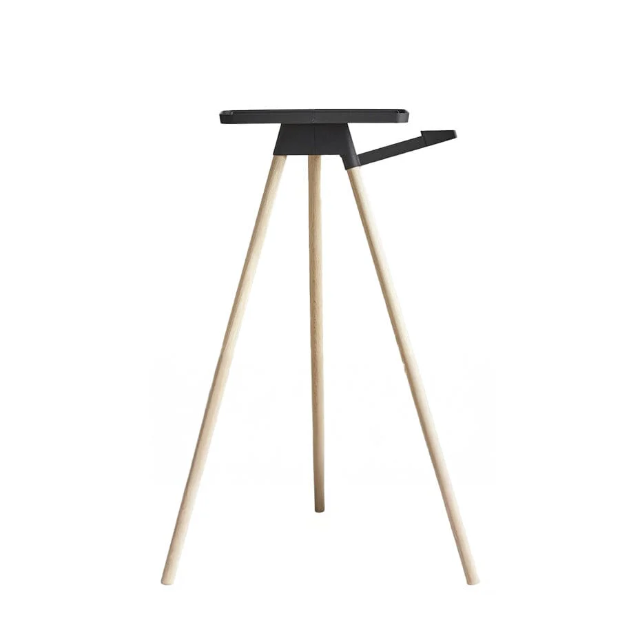 tons iPad Race Table + Towel Holder